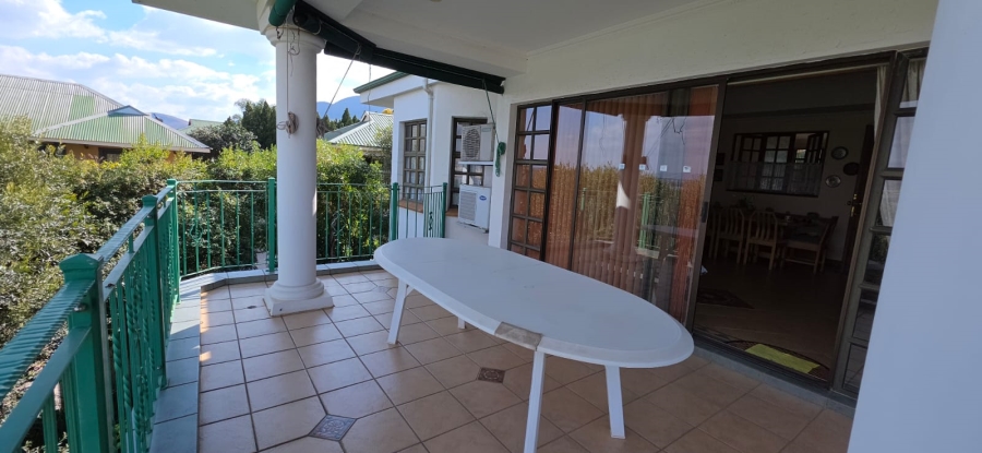 4 Bedroom Property for Sale in Caribbean Beach Club North West